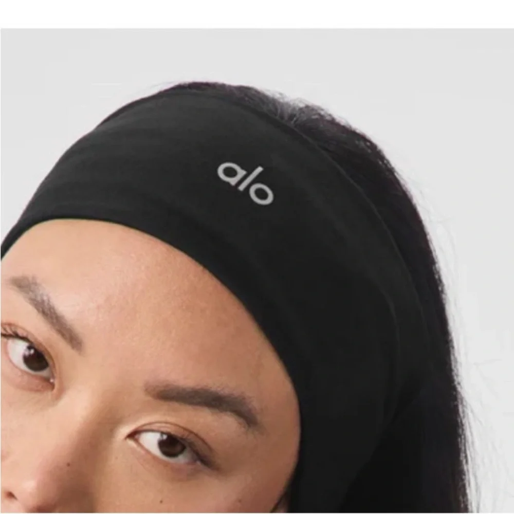 ALO NWT Performance Conquer Headband - Black